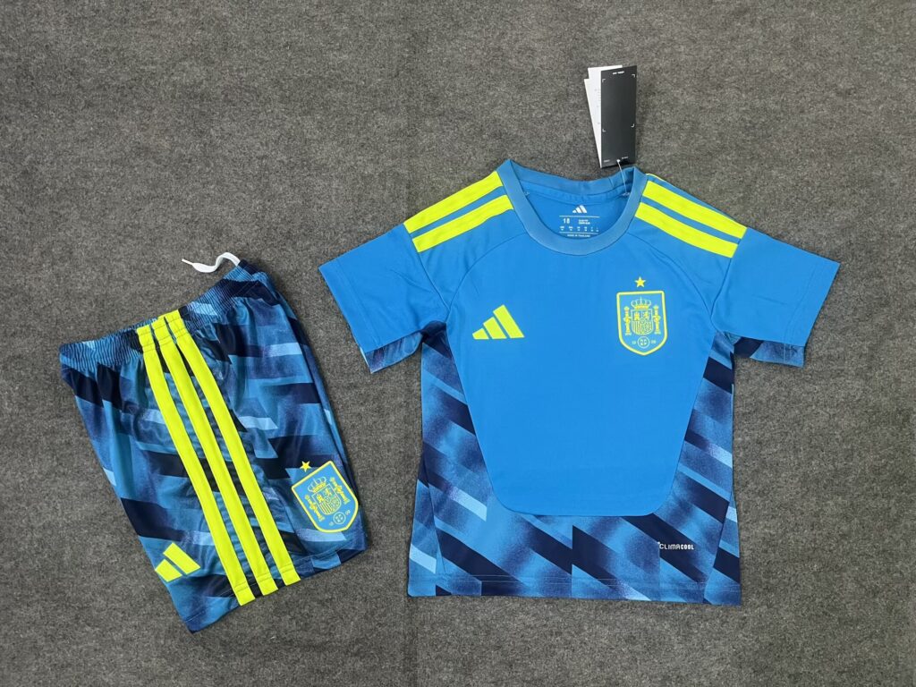 Spain Goalkeeper Kids Kit